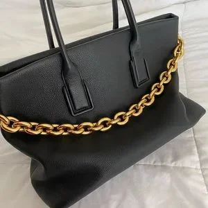 ●BOTTEGAVENETA ●ボッテガヴェネタ Chain Tote Bottega Veneta - Black Leather & Gold Chain Large Tote